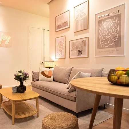 Superb Flat In Champs Elysees Apartment