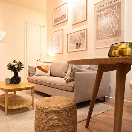 Superb Flat In Champs Elysees Paris