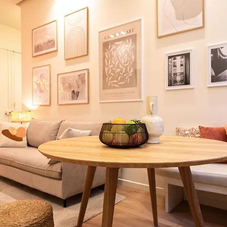 Superb Flat In Champs Elysees Apartment Paris