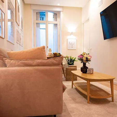 Superb Flat In Champs Elysées